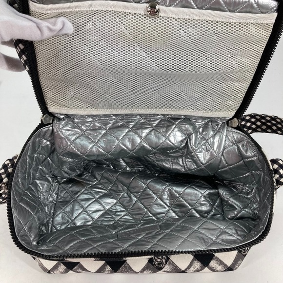 CHANEL White Shoulder Bag - Picture 15 of 16